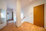 Rodinn� d�m o dispozice 5+kk, na pozemku 1.026 v ulici Ke Skalk�m, Z�b�hlice, Praha.