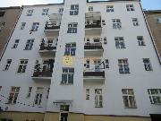 Pron�jem bytu 1+1 po kompletn� rekonstrukci, parkovac� m�sto v cen�, centrum