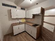 Pron�jem bytu 1+1 s parkovac�m m�stem, centrum HK