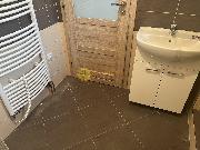 Pron�jem bytu 1+1 s parkovac�m m�stem, centrum HK