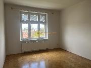 Pron�jem bytu 3+kk v centru HK, gar�