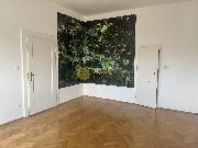 Pron�jem bytu 3+kk v centru HK, gar�