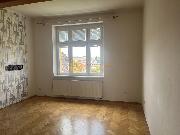 Pron�jem bytu 3+kk v centru HK, gar�
