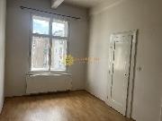 Pron�jem bytu 3+kk v centru HK, gar�