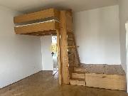 Pron�jem bytu 3+kk v centu m�sta s gar��