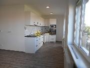 Pron�jem kr�sn�ho bytu 2+1 /53m2/ po rekonstrukci v centru Hradce Kr�lov�