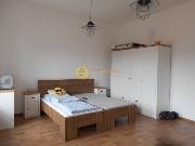 Pron�jem kr�sn�ho velk�ho bytu 4+KK /160m2/ v RD v Mal�ovic�ch v Hradci Kr�lov�