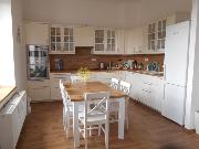 Pron�jem kr�sn�ho velk�ho bytu 4+KK /160m2/ v RD v Mal�ovic�ch v Hradci Kr�lov�