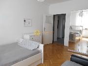 Pron�jem p�kn�ho cihlov�ho bytu 2+1 /55m2/ s balk�nem v centru Hradce Kr�lov�