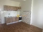 Pron�jem prostorn�ho bytu 2+1 v centru HK, balkon