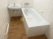 Pron�jem prostorn�ho bytu 2+1 v centru HK, balkon