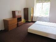 Pron�jem samostatn�ho pokoje, centrum HK