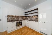 Prodej bytu 3+kk/sklep, 74+2,5 m2 v ulici Loudova, Praha 3 � �i�kov.