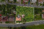 Prodej stavebn�ho pozemku s rodinn�m domem k rekonstrukci � Sehradice, okres Zl�n.