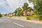 Prodej stavebn�ho pozemku s rodinn�m domem k rekonstrukci � Sehradice, okres Zl�n.
