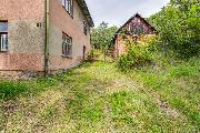 Prodej stavebn�ho pozemku s rodinn�m domem k rekonstrukci � Sehradice, okres Zl�n.