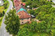 Prodej stavebn�ho pozemku s rodinn�m domem k rekonstrukci � Sehradice, okres Zl�n.