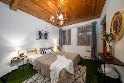 Prodej v�jime�n� historick� stavby 1 150 m² s pozemkem 2 217 m² u rybn�ka Jiv�k � 36 minut od Prahy