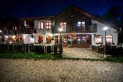 Prodej v�jime�n� historick� stavby 1 150 m² s pozemkem 2 217 m² u rybn�ka Jiv�k � 36 minut od Prahy