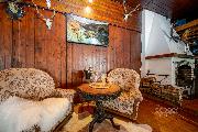 Prodej v�jime�n� historick� stavby 1 150 m² s pozemkem 2 217 m² u rybn�ka Jiv�k � 36 minut od Prahy
