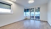 Pron�jem bytu 1+kk s balkonem a gar�ov�m st�n�m v ulici �ternovsk�, Praha 4 - Chodov.