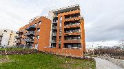Pron�jem bytu 1+kk s balkonem a gar�ov�m st�n�m v ulici �ternovsk�, Praha 4 - Chodov.