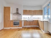 Pron�jem bytu 3+1 + hala + �atna + 2x koupelna (celkem 97 m²) na V�clavsk�m n�m�st�
