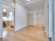 Pron�jem bytu 3+1 + hala + �atna + 2x koupelna (celkem 97 m²) na V�clavsk�m n�m�st�