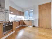 Pron�jem bytu 3+1 + hala + �atna + 2x koupelna (celkem 97 m²) na V�clavsk�m n�m�st�