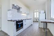 Pron�jem bytu 4+kk/L/komora, 65 m² + lod�ie 7 m², Praha 4 � Kr�, Hor��kova ulice.
