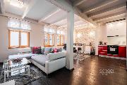 Pron�jem exkluzivn�ho mezonetov�ho bytu 3+kk, 95 m² na Karlov� n�m�st�