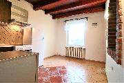 Pron�jem p�kn�ho bytu 2+kk 33 m2 + lod�ie 3 m2 v centru Neveklova, okres Bene�ov.