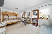 Z ob�v�ku p��mo na sjezdovku! Stylov� apartm�n 1+kk s balkonem a parkov�n�m � Prkenn� D�l