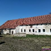 Prodej bval zemdlsk budovy vhodn k adaptaci s pozemkem v obci Doln Chvatliny, Manice.