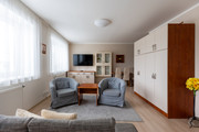 Pronjem zazen apartmn, Star Jin