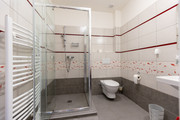 Pronjem zazen apartmn, Star Jin