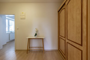 Pronjem zazen apartmn, Star Jin