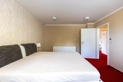 Pronjem zazen apartmn, Star Jin