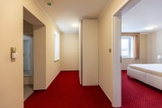 Pronjem zazen apartmn, Star Jin