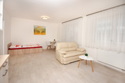 Pronjem zazen apartmn, Star Jin