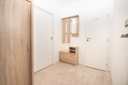 Pronjem zazen apartmn, Star Jin