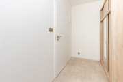Pronjem zazen apartmn, Star Jin