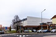 Hled�te ide�ln� m�sto pro sv� podnik�n�? Vyu�ijte prostor v centru Nov�ho Ji��na!