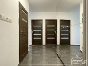 Pron�jem bytu 2+1 na ulici B. Martin� v Lan�kroun�.