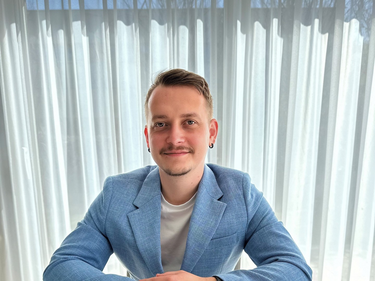 Kontakt na makle
